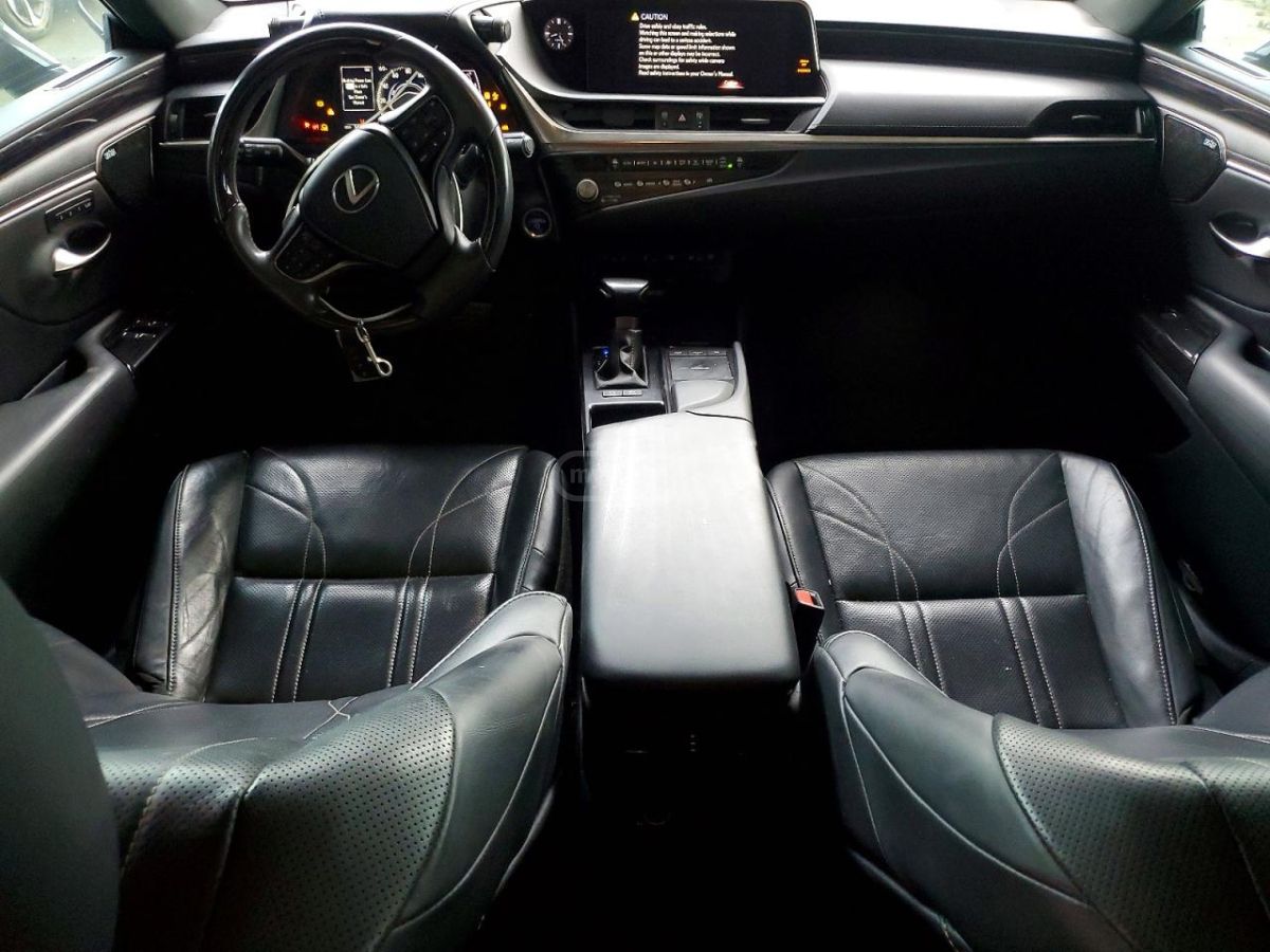 Lexus Luxury 4dr All-wheel Drive Sed — миниатюра 8