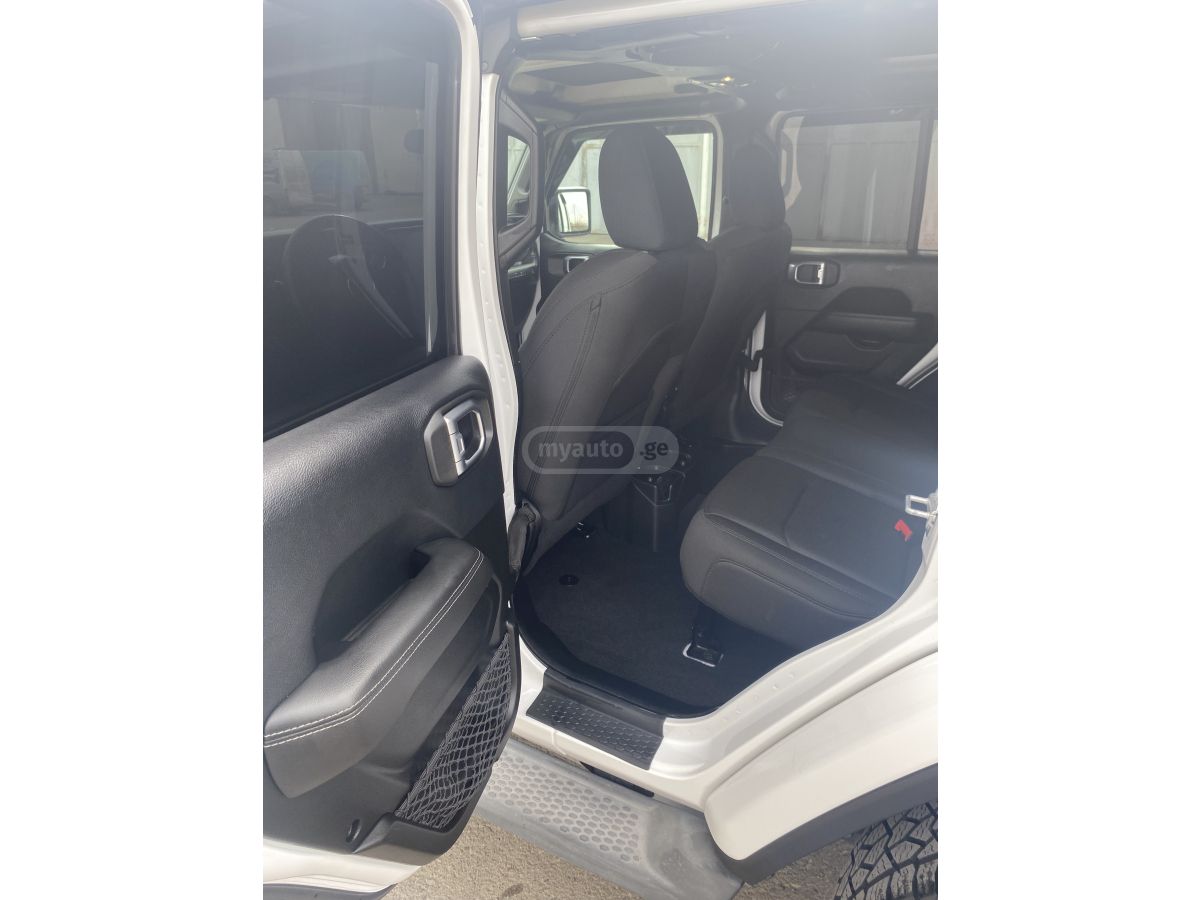 Jeep Wrangler - фото 7