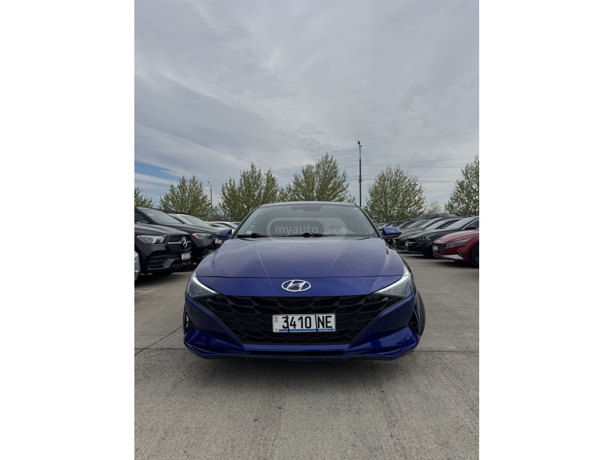 Hyundai Elantra - фото 1