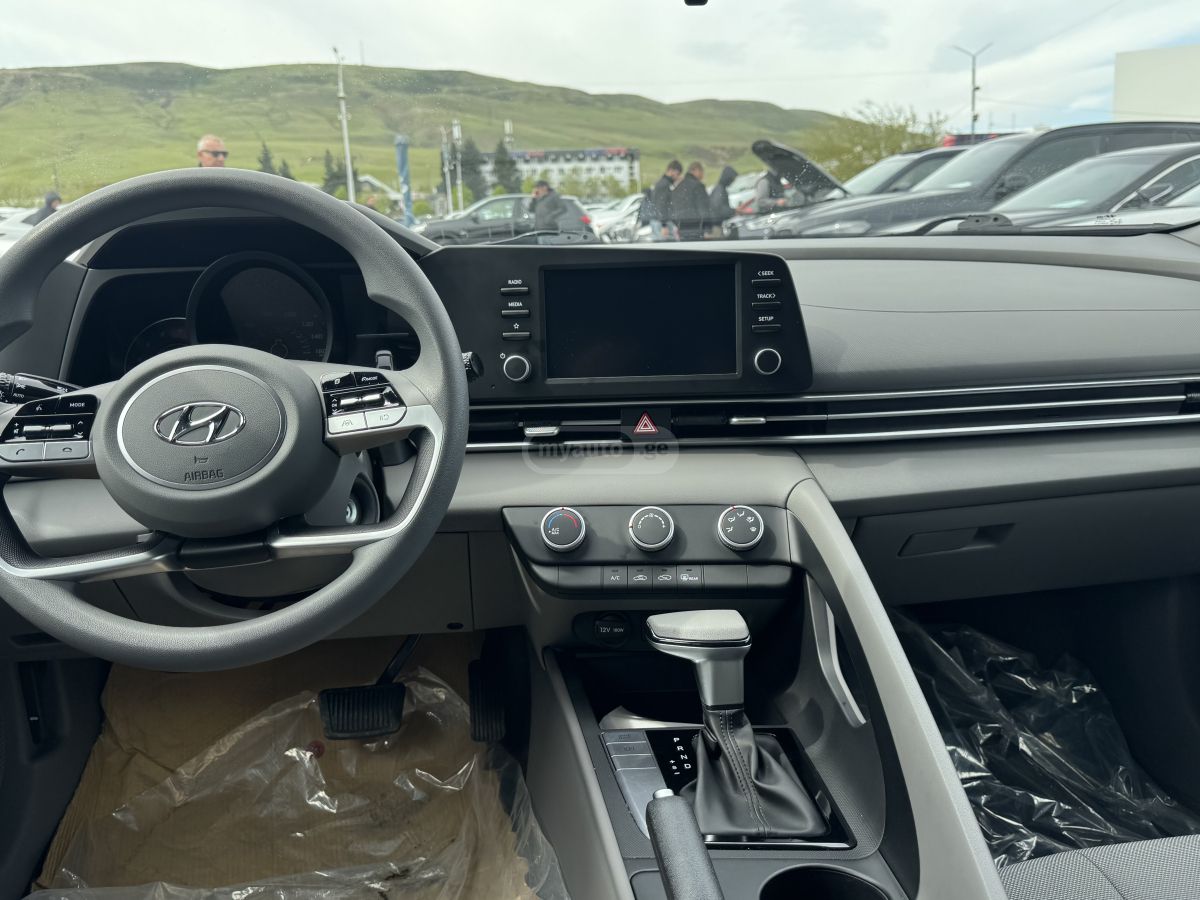 Hyundai Elantra - фото 10