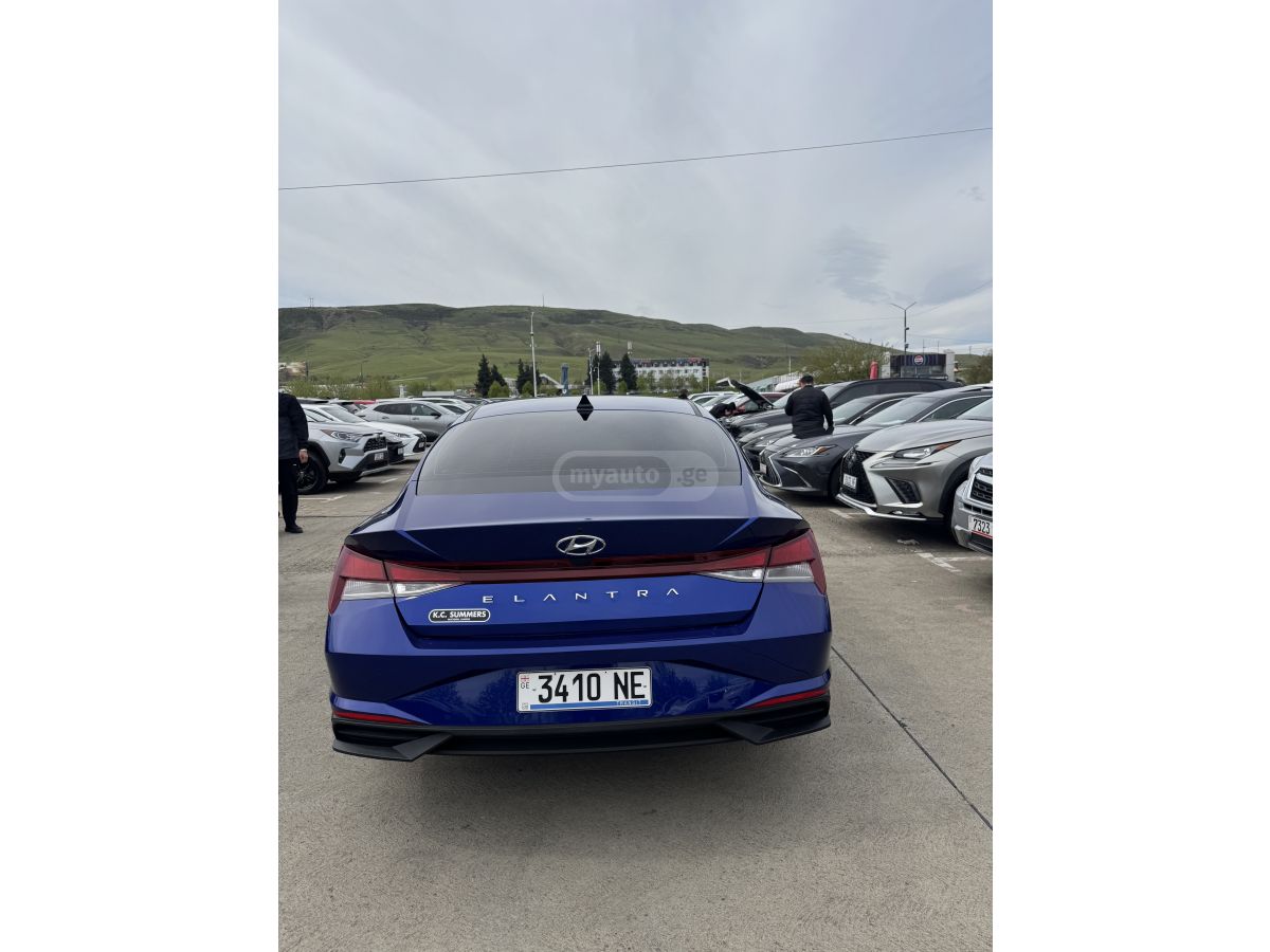 Hyundai Elantra - фото 4