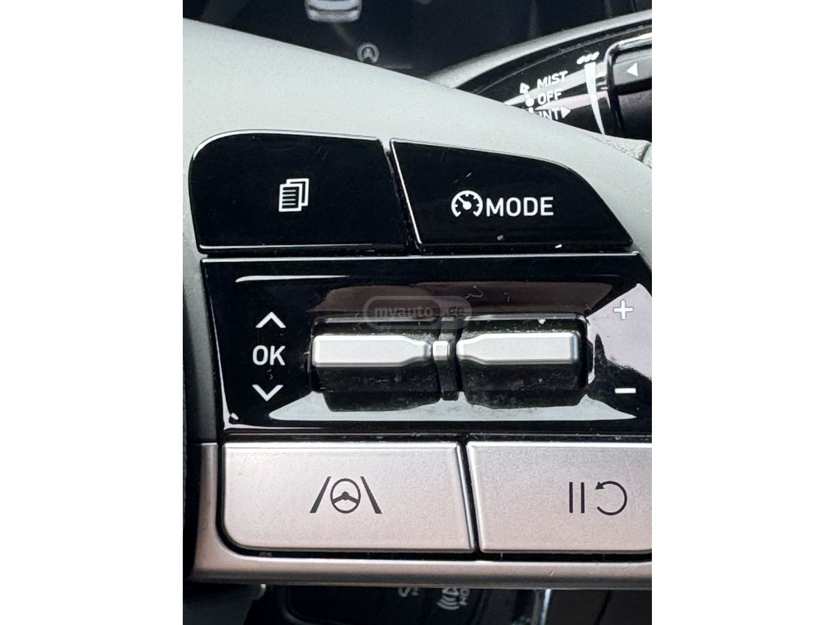 Hyundai Elantra - фото 8