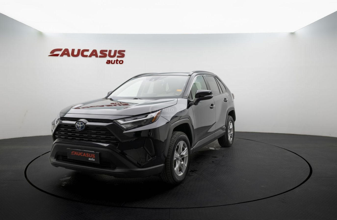 Toyota RAV 4 - фото 1