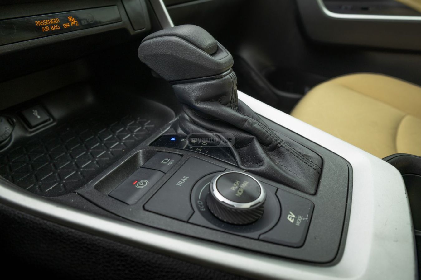 Toyota RAV 4 - фото 14