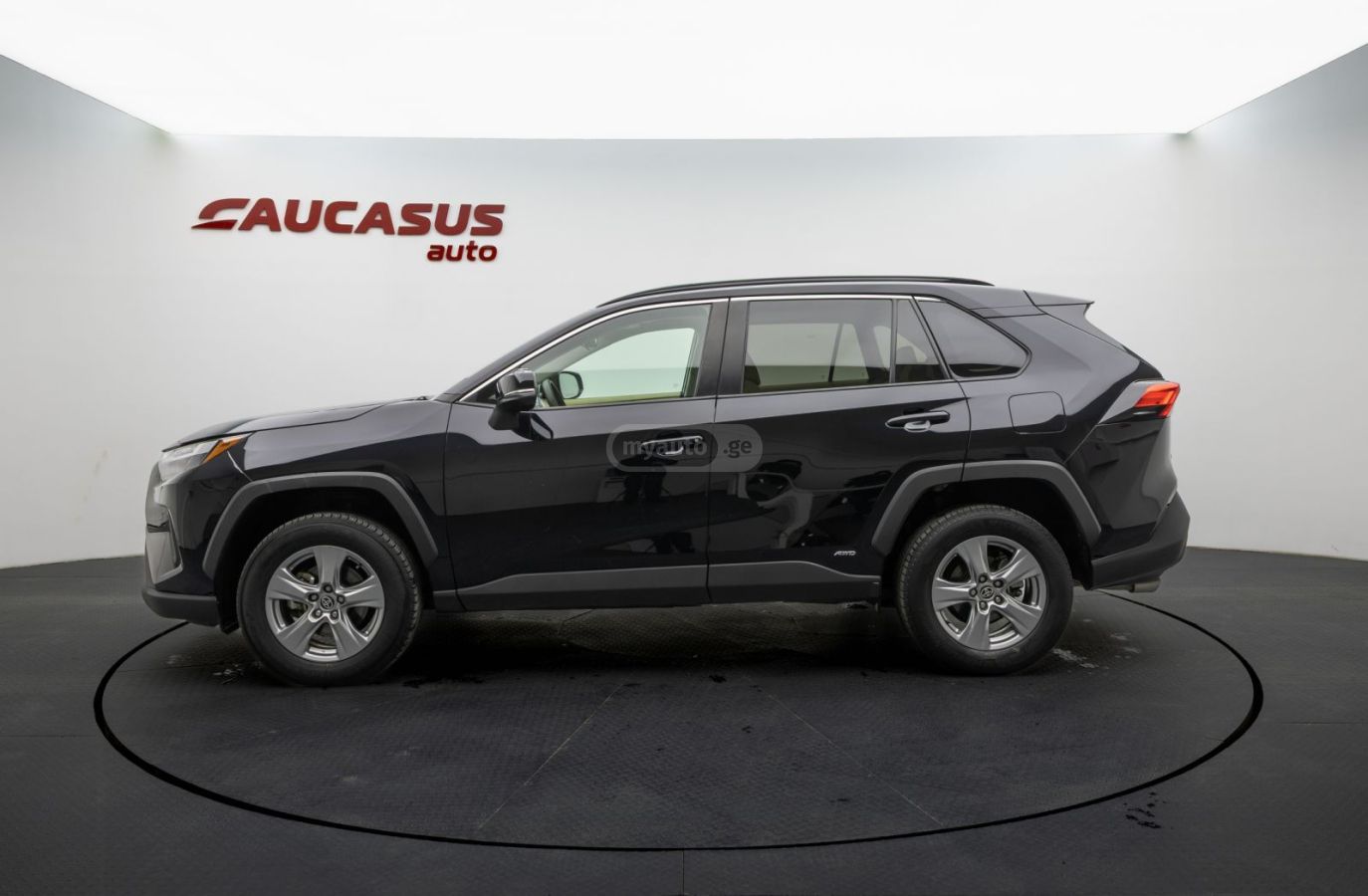 Toyota RAV 4 - фото 6