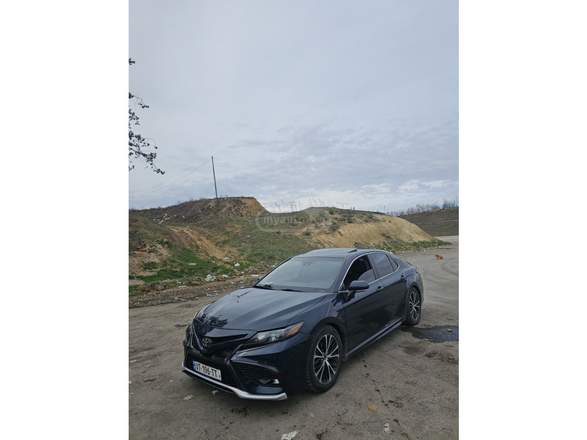 Toyota Camry - фото 3