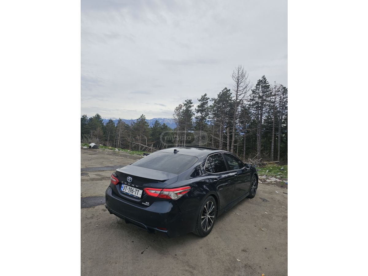 Toyota Camry - фото 4