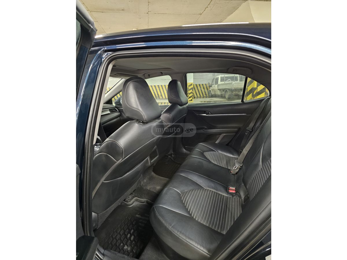 Toyota Camry - фото 7