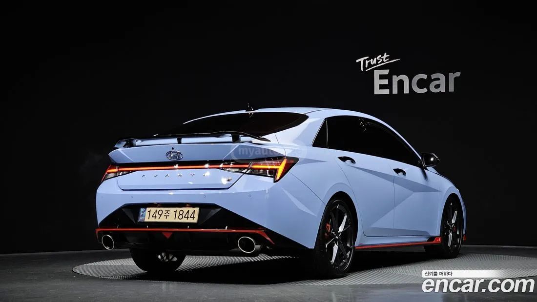 Hyundai Elantra - фото 2