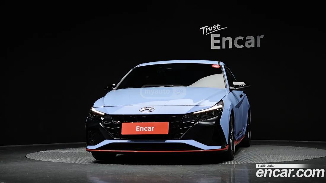 Hyundai Elantra - фото 3