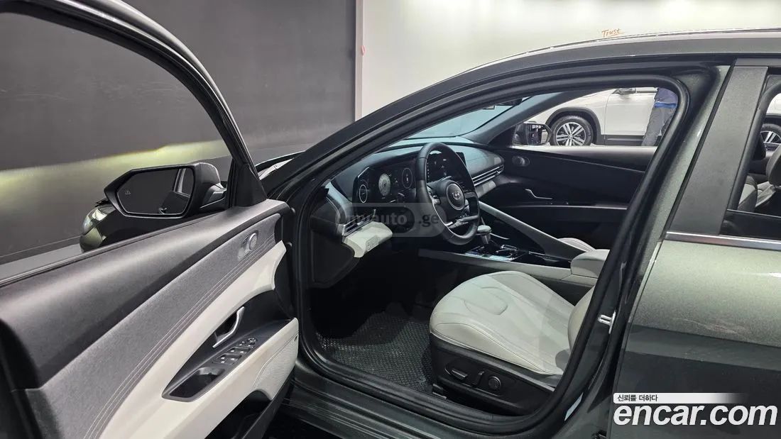 Hyundai Elantra - фото 11