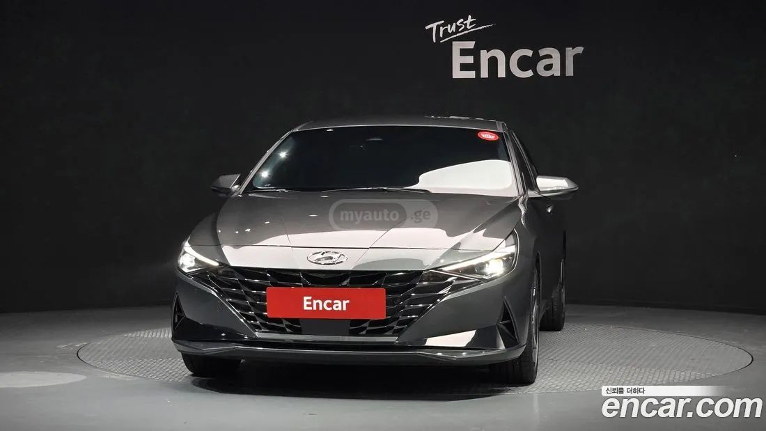 Hyundai Elantra - фото 3