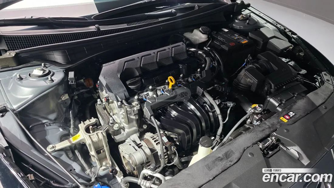 Hyundai Elantra - фото 6