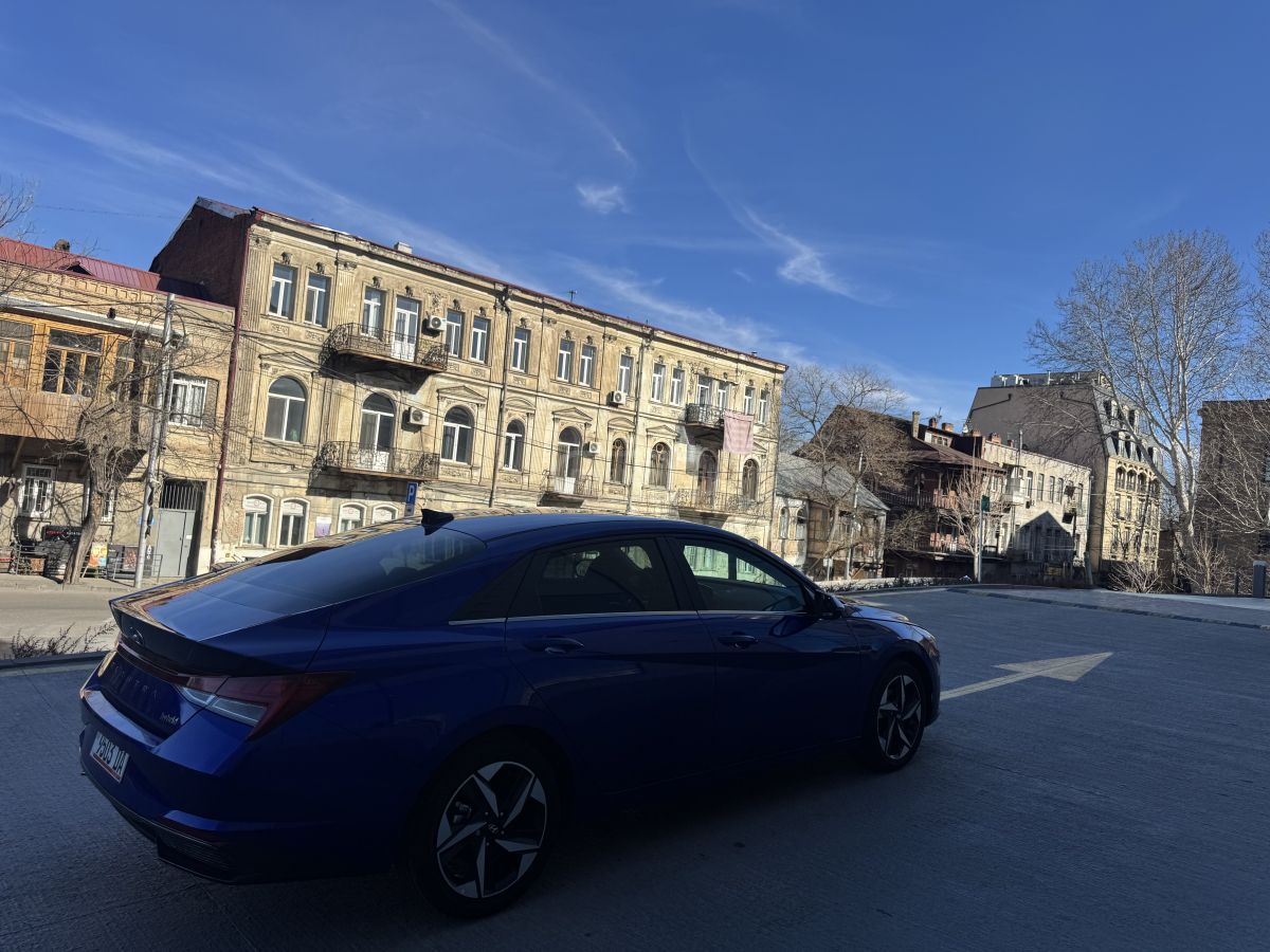 Hyundai Elantra - фото 10