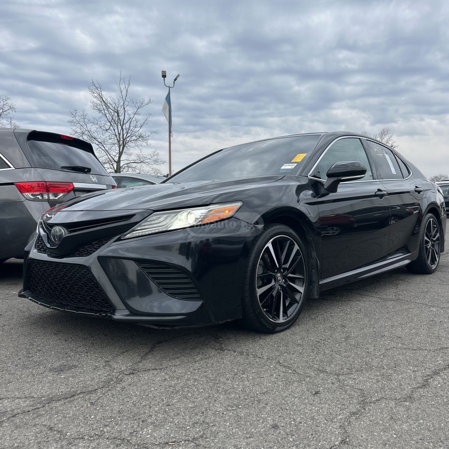 Toyota Camry - фото 2