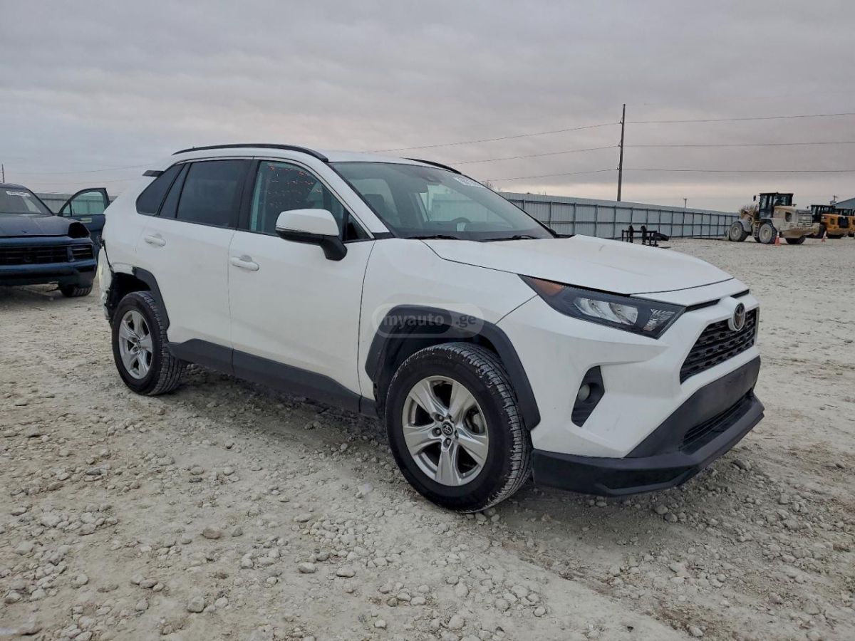 Toyota RAV 4 - фото 2