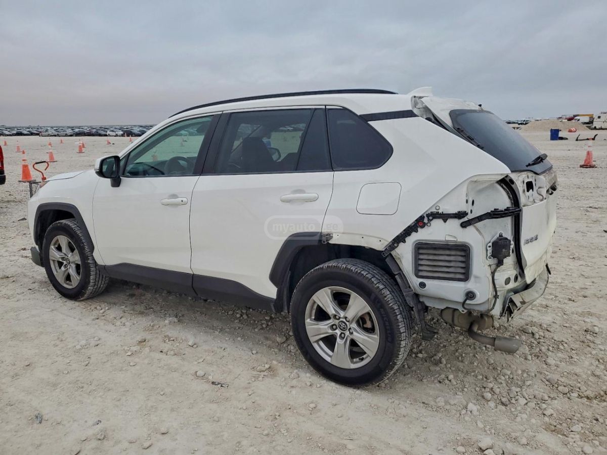 Toyota RAV 4 - фото 4