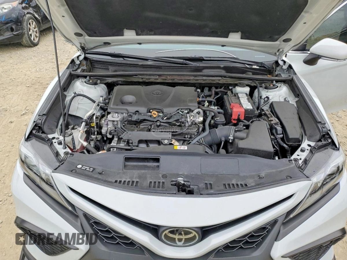 Toyota Camry - фото 3