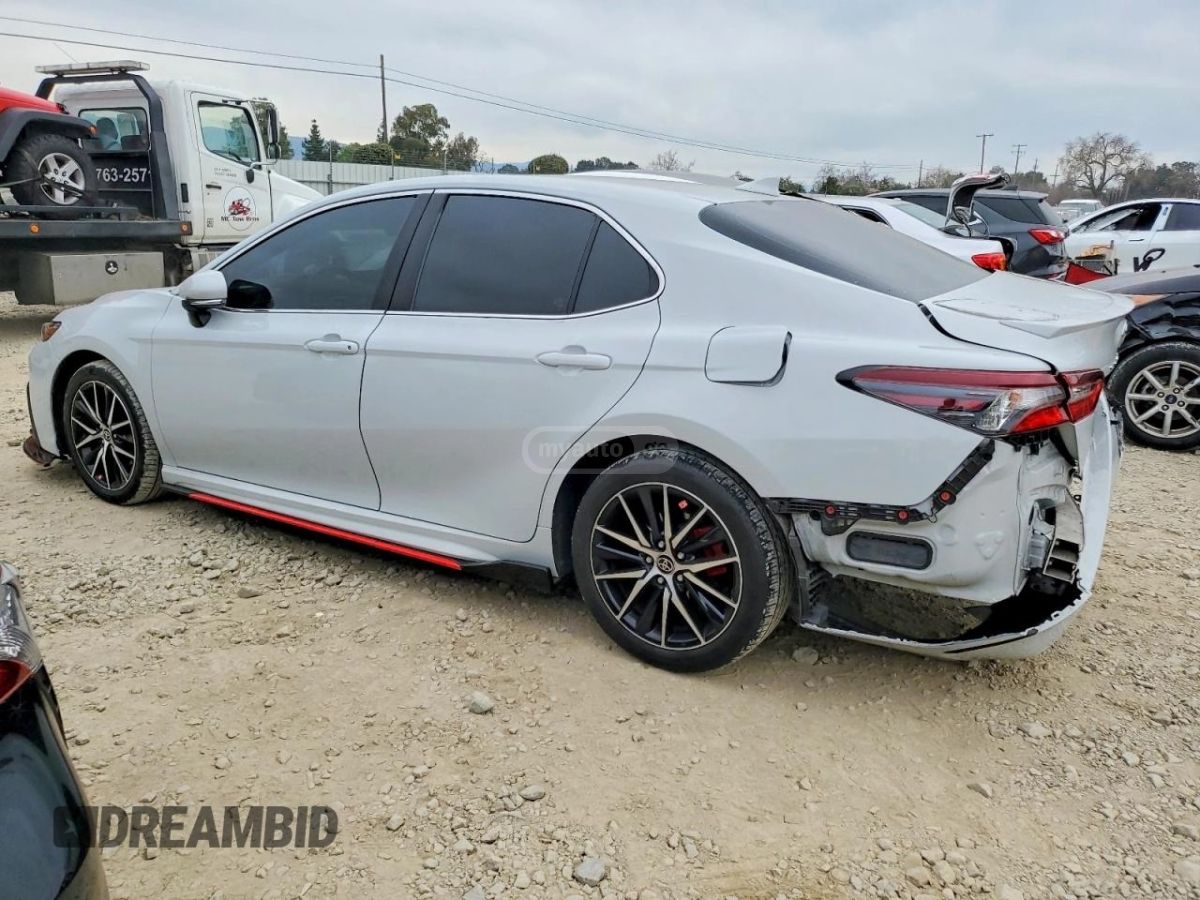Toyota Camry - фото 6