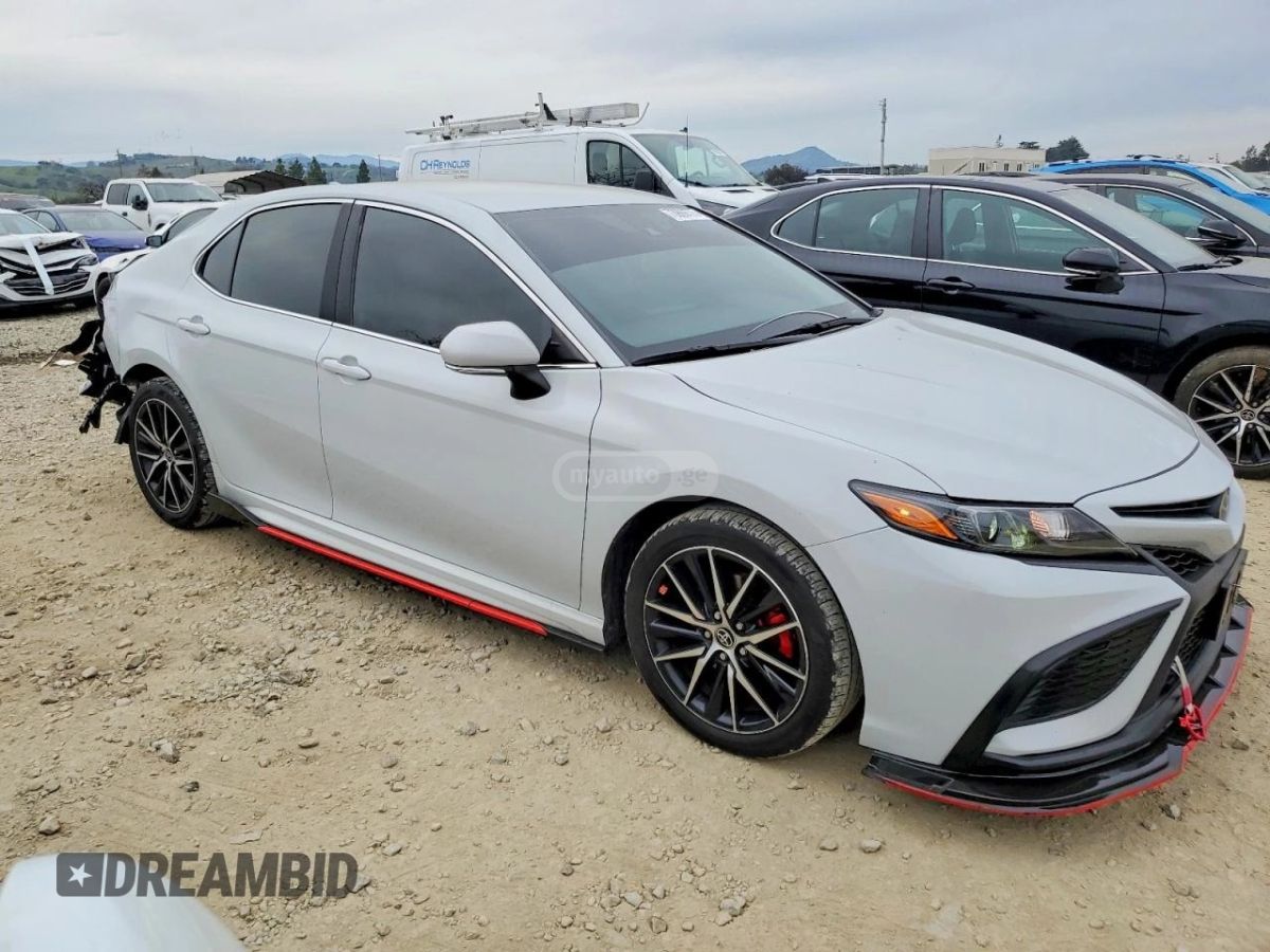 Toyota Camry - фото 7