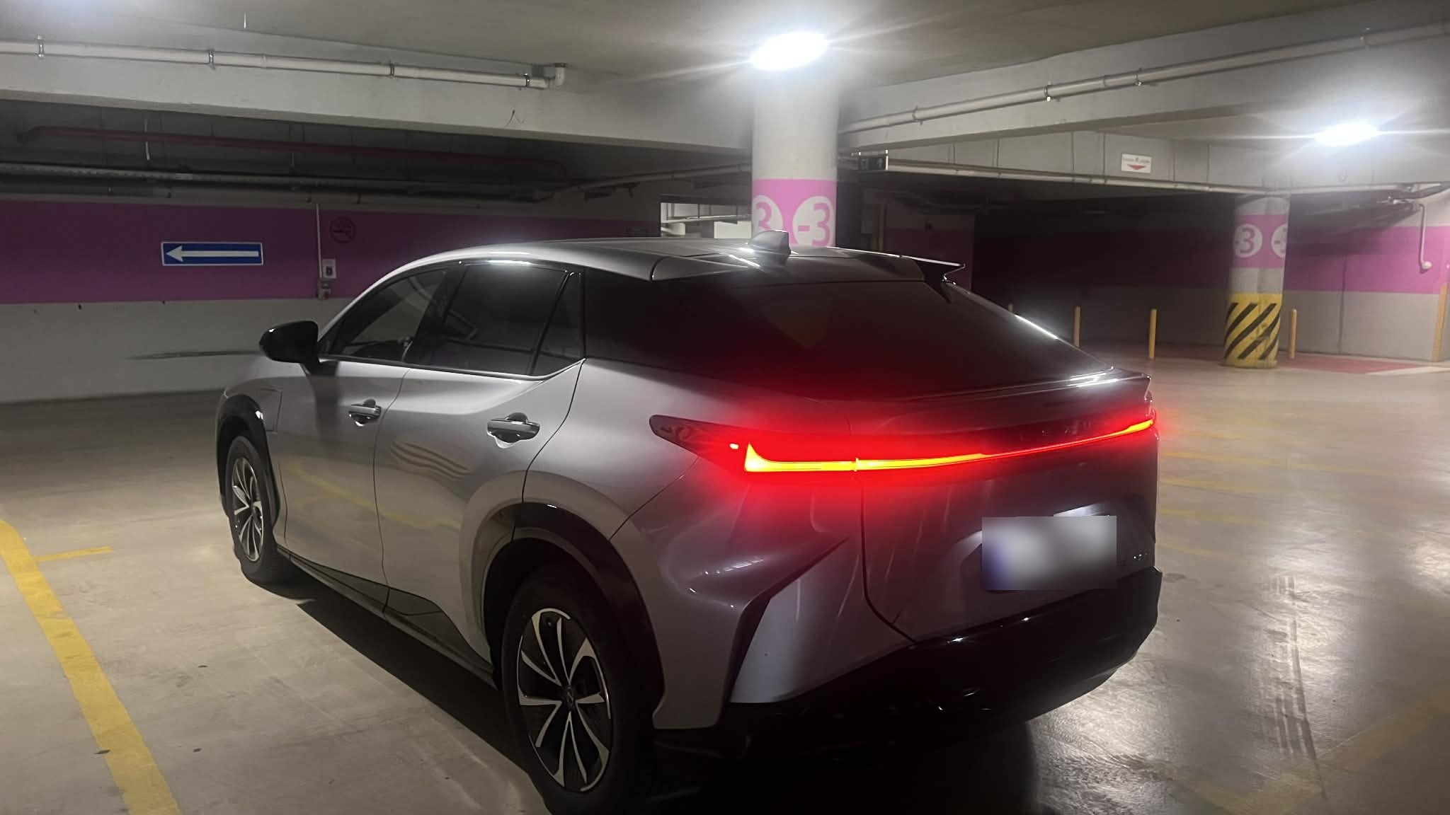 Lexus RZ 450e 2025 — миниатюра 6