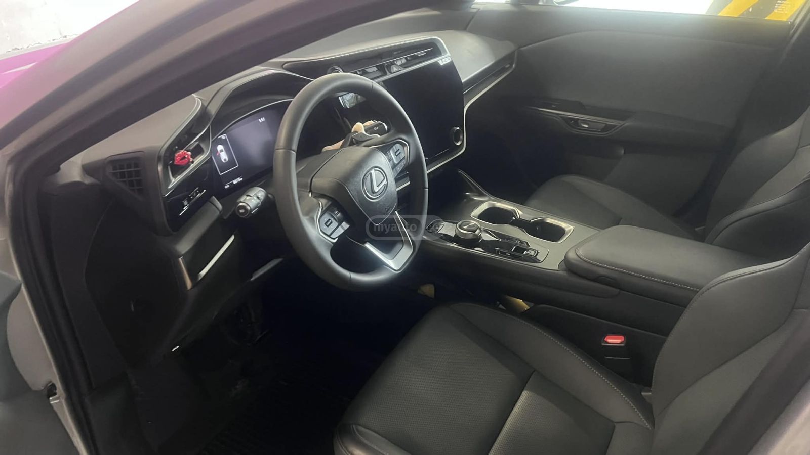 Lexus RZ 450e 2025 — миниатюра 7