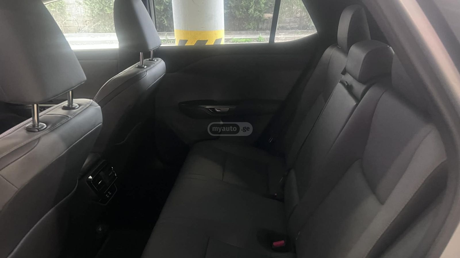 Lexus RZ 450e 2025 — миниатюра 9