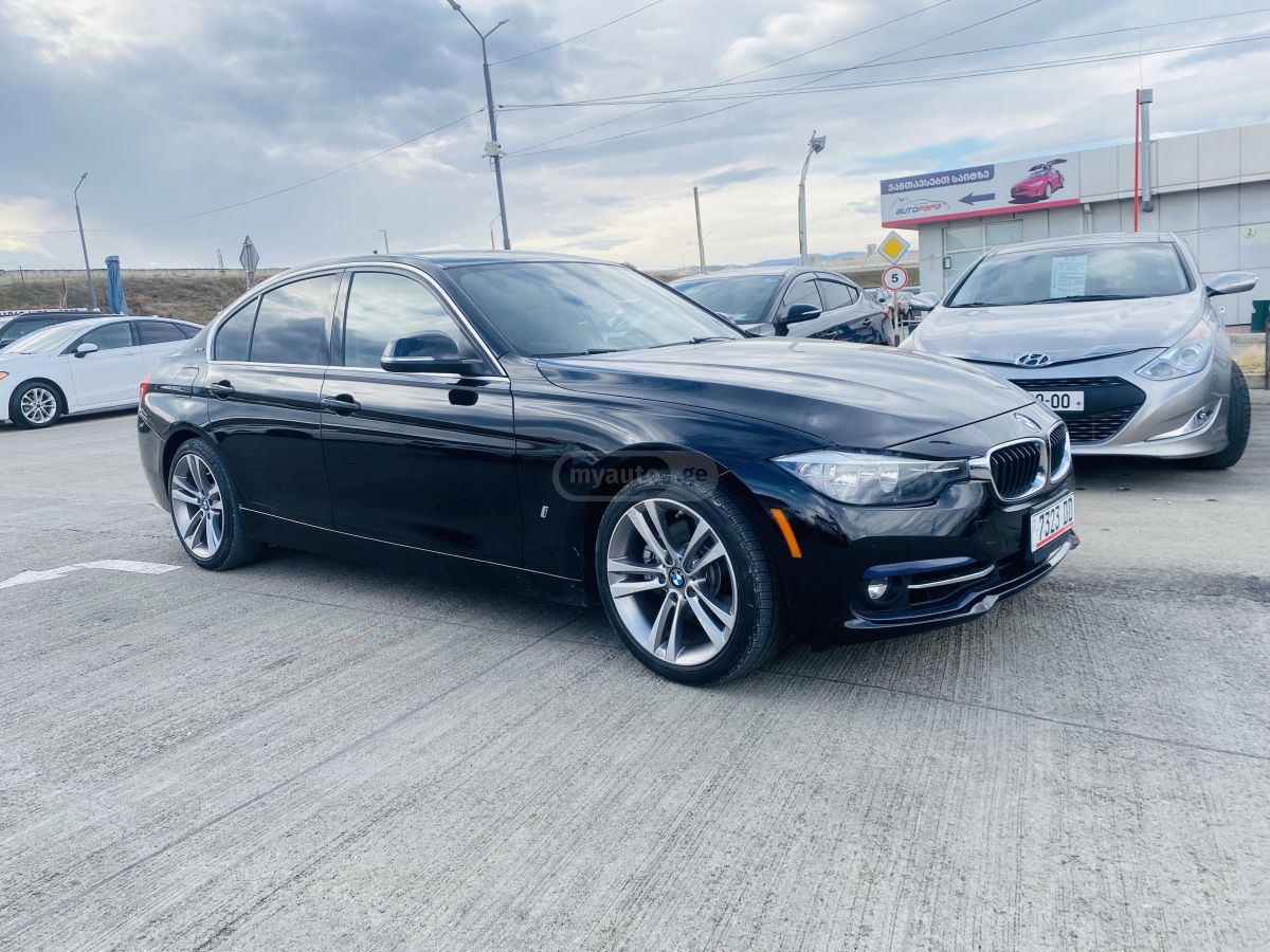 BMW 330 - фото 1