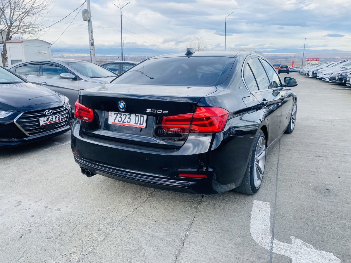 BMW 330 - фото 2