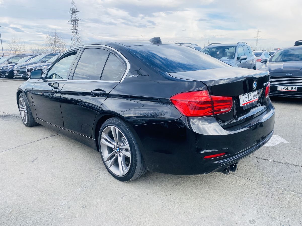 BMW 330 - фото 3