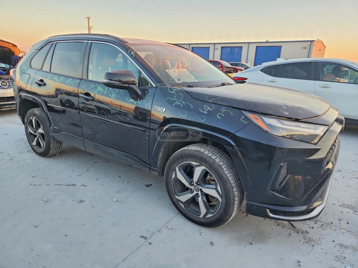 Toyota RAV 4 - фото 4