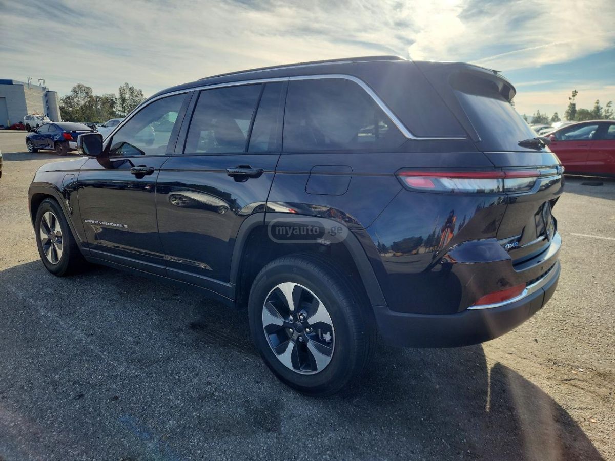 Jeep Grand Cherokee - фото 2