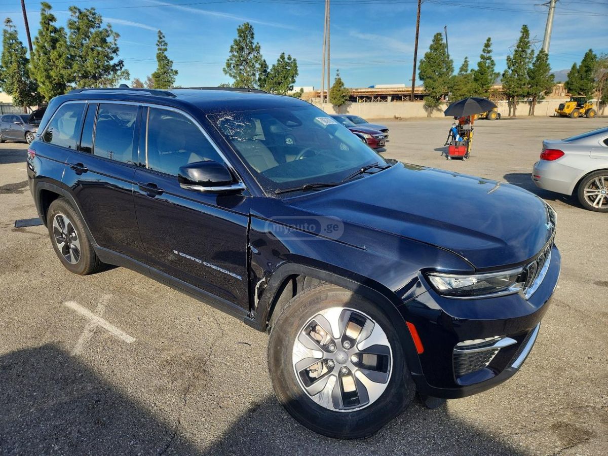 Jeep Grand Cherokee - фото 4