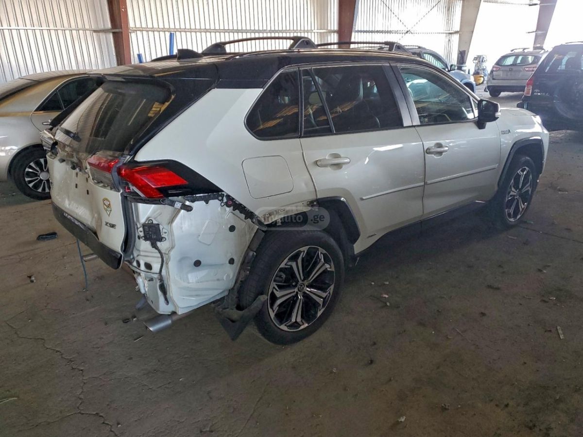 Toyota RAV 4 - фото 3