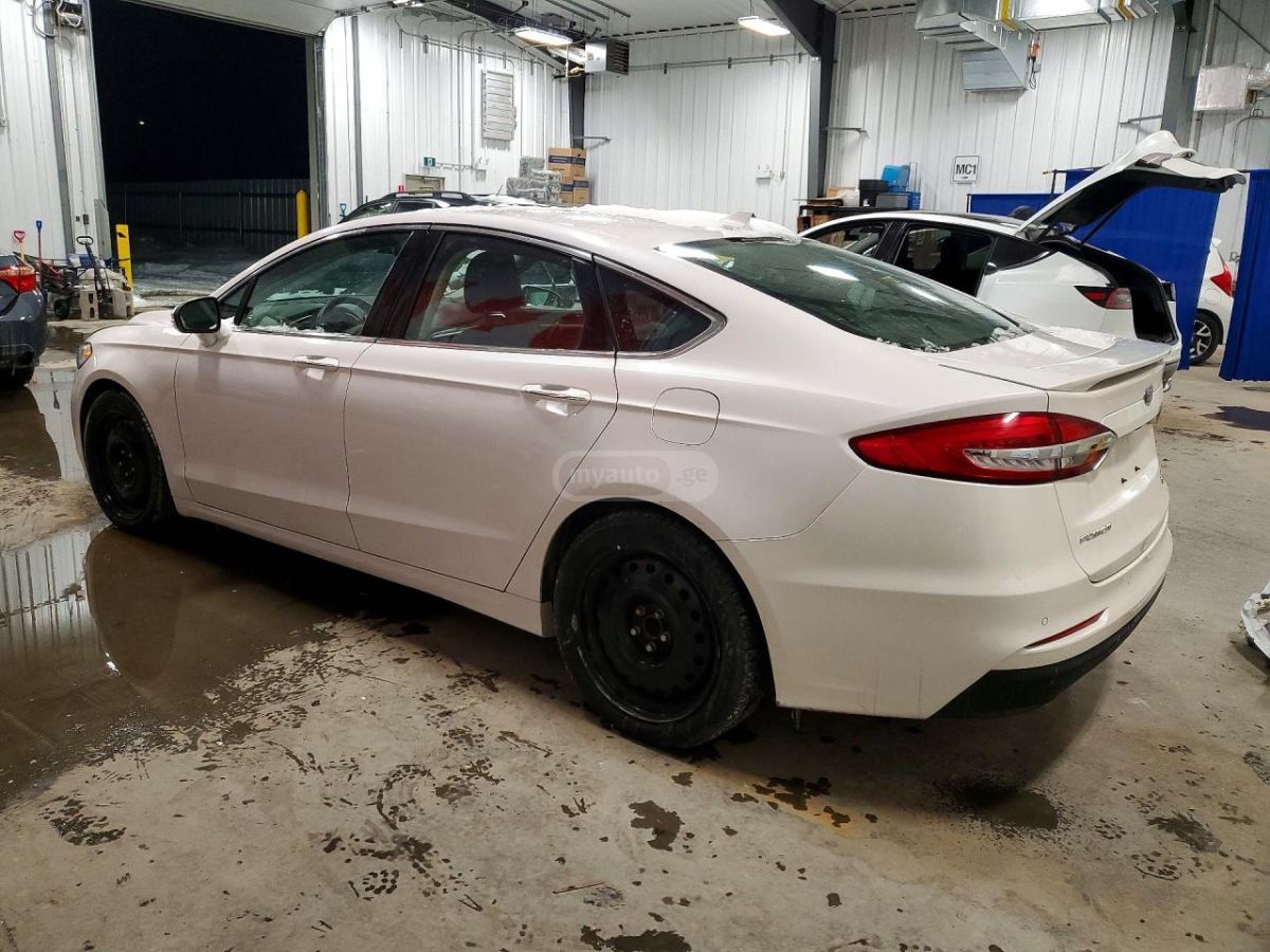 Ford Fusion - фото 2
