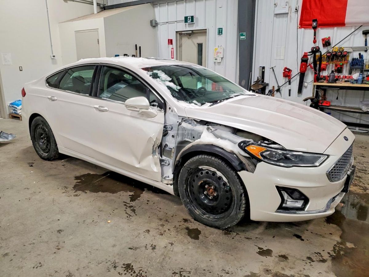 Ford Fusion - фото 4