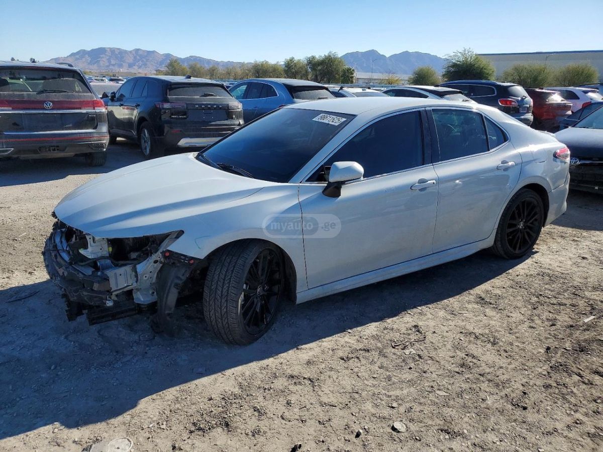 Toyota XSE 4dr Front-Wheel Drive Seda — миниатюра 1