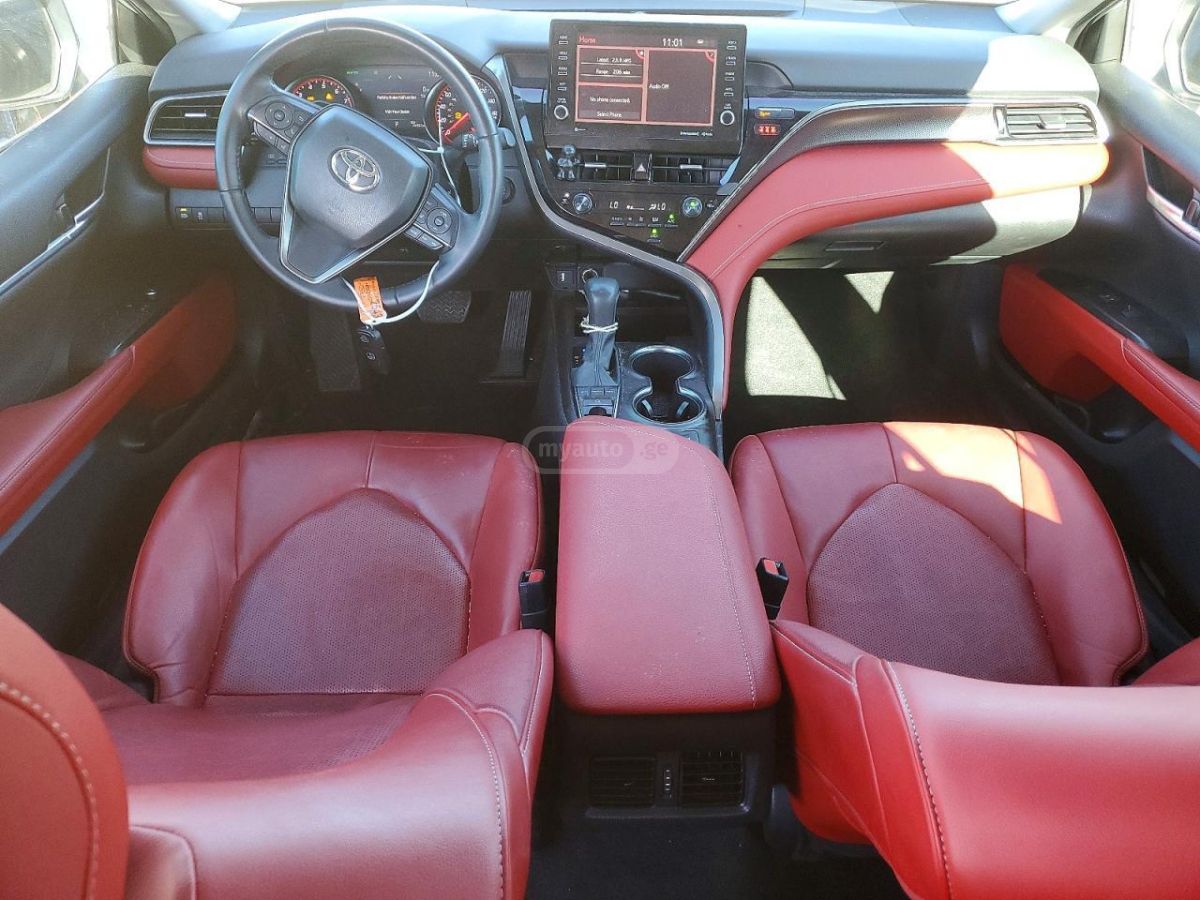 Toyota XSE 4dr Front-Wheel Drive Seda — миниатюра 5