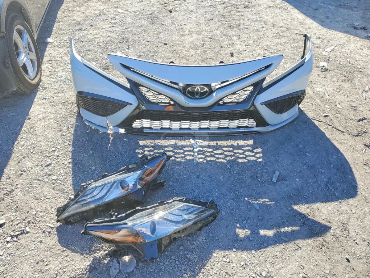 Toyota XSE 4dr Front-Wheel Drive Seda — миниатюра 7