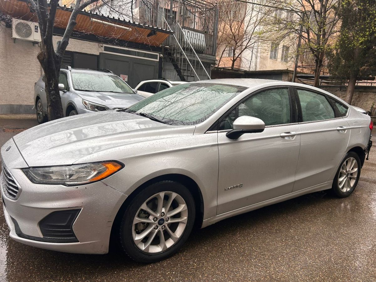 Ford Fusion - фото 1