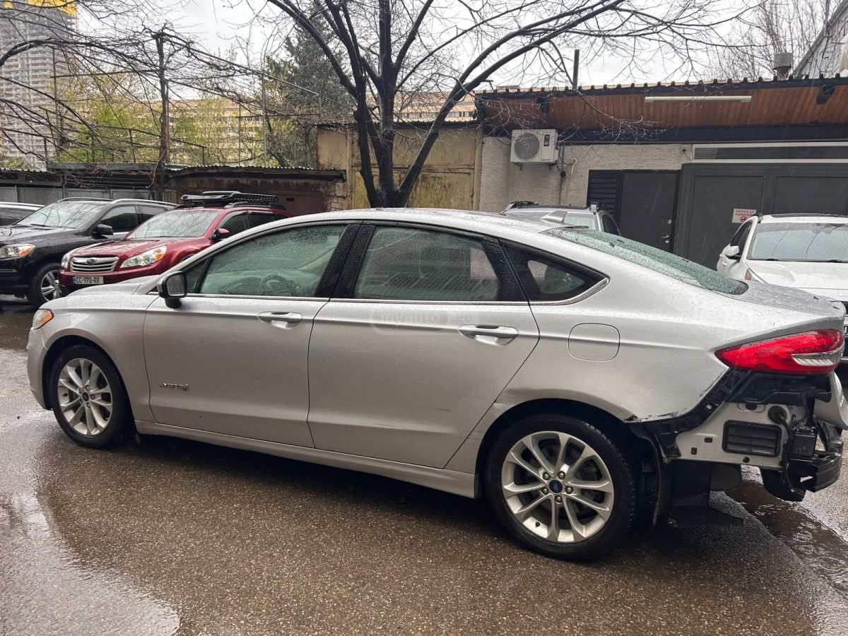 Ford Fusion - фото 2