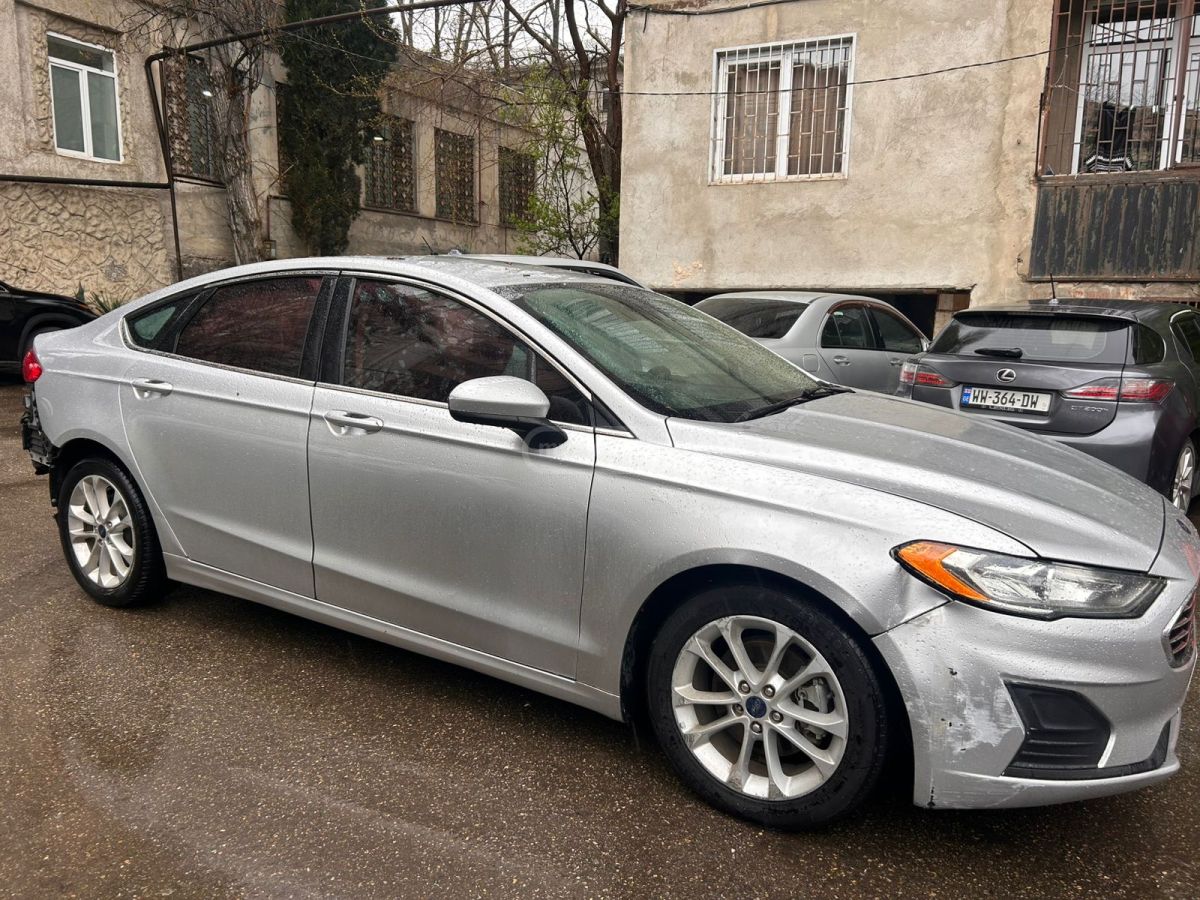 Ford Fusion - фото 4