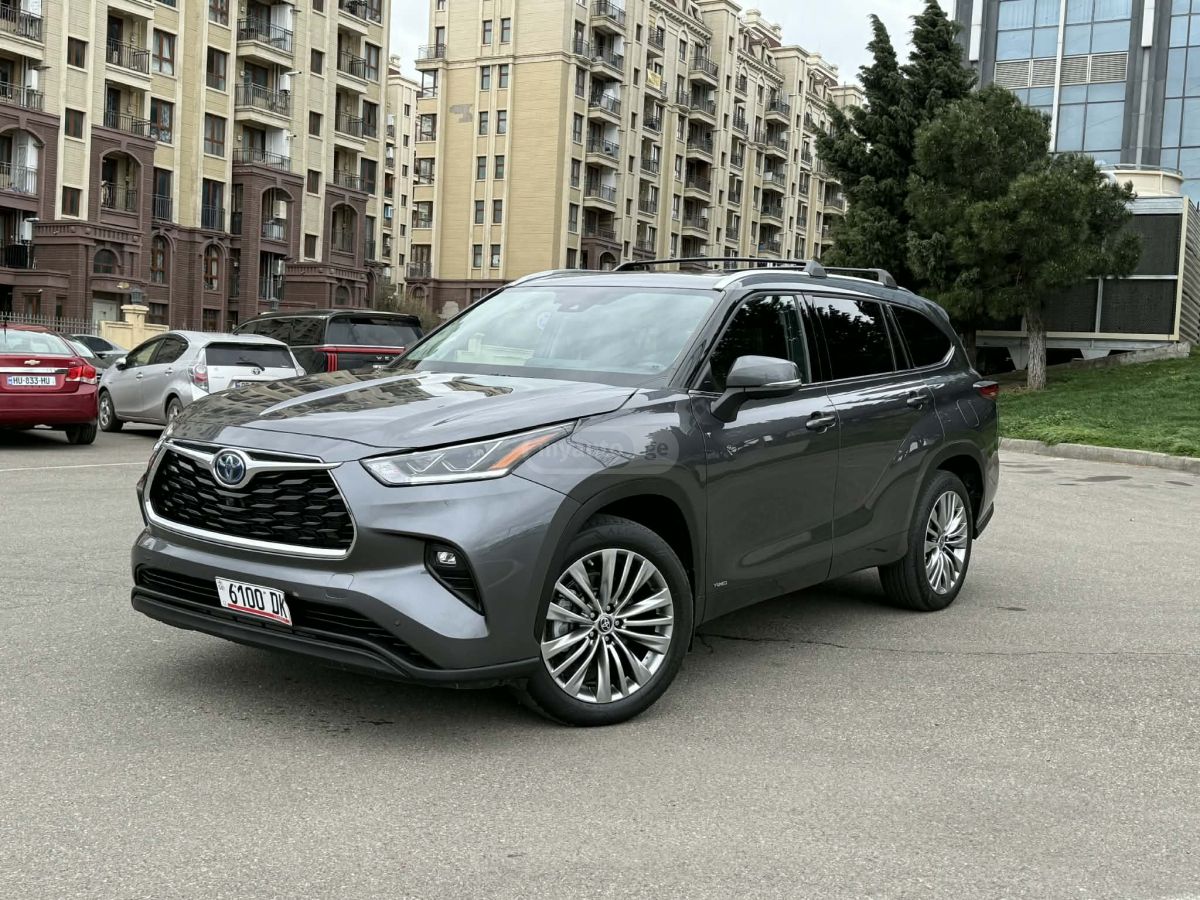 Toyota Highlander - фото 1