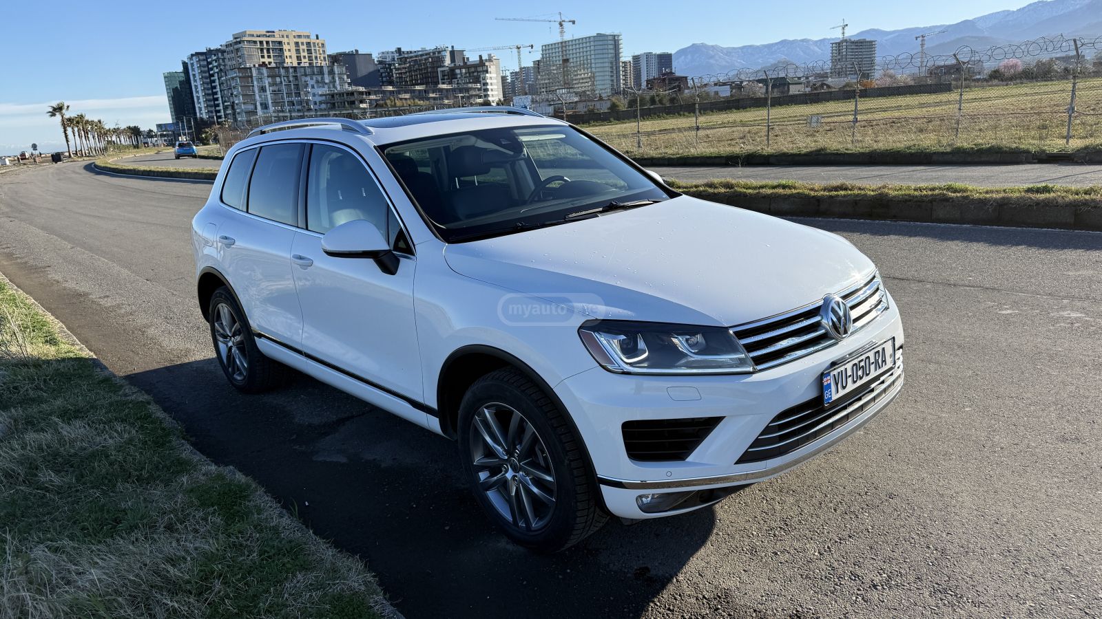 Volkswagen Touareg - фото 4