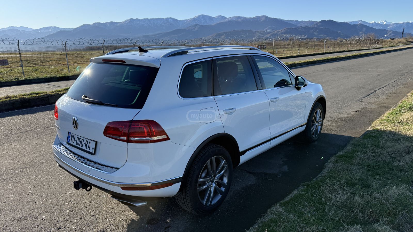 Volkswagen Touareg - фото 7