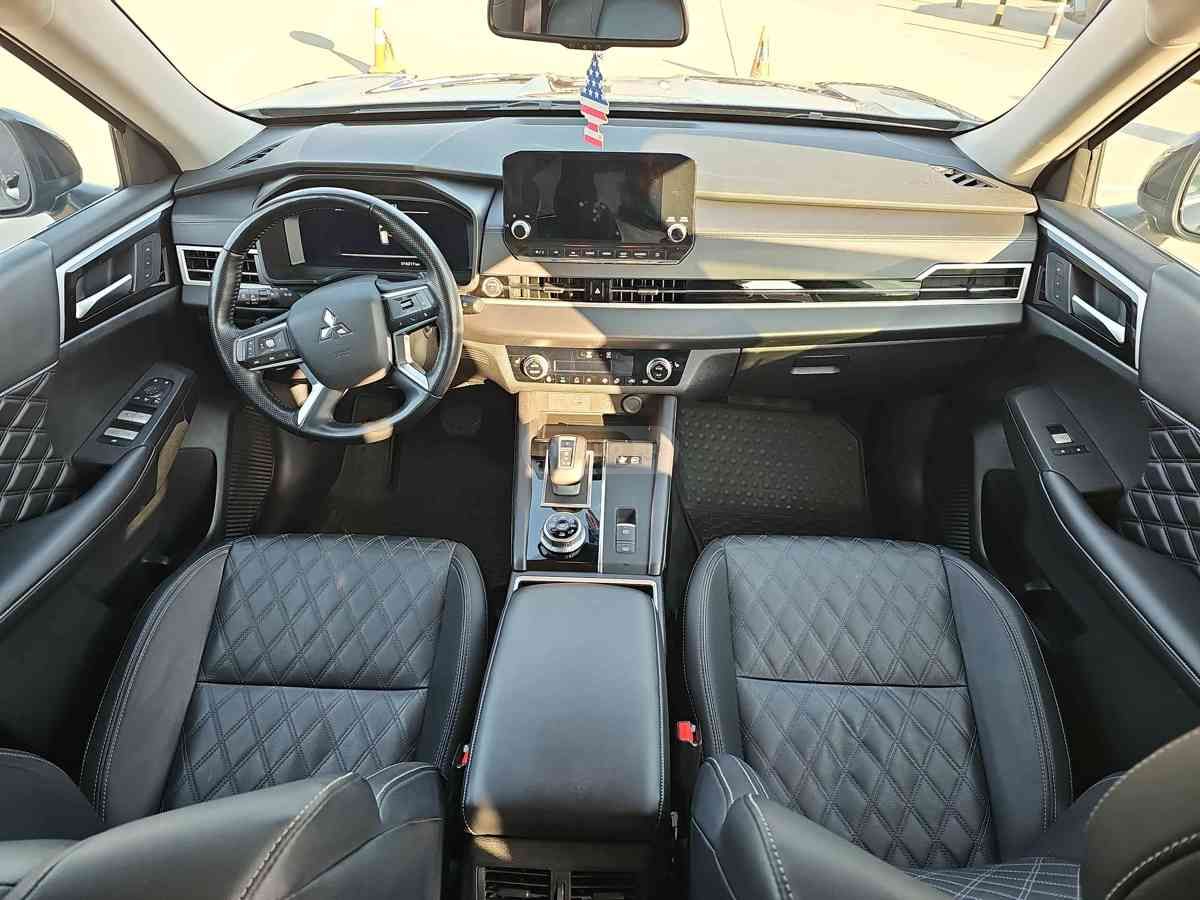 Mitsubishi Mitsubishi Outlander — миниатюра 9
