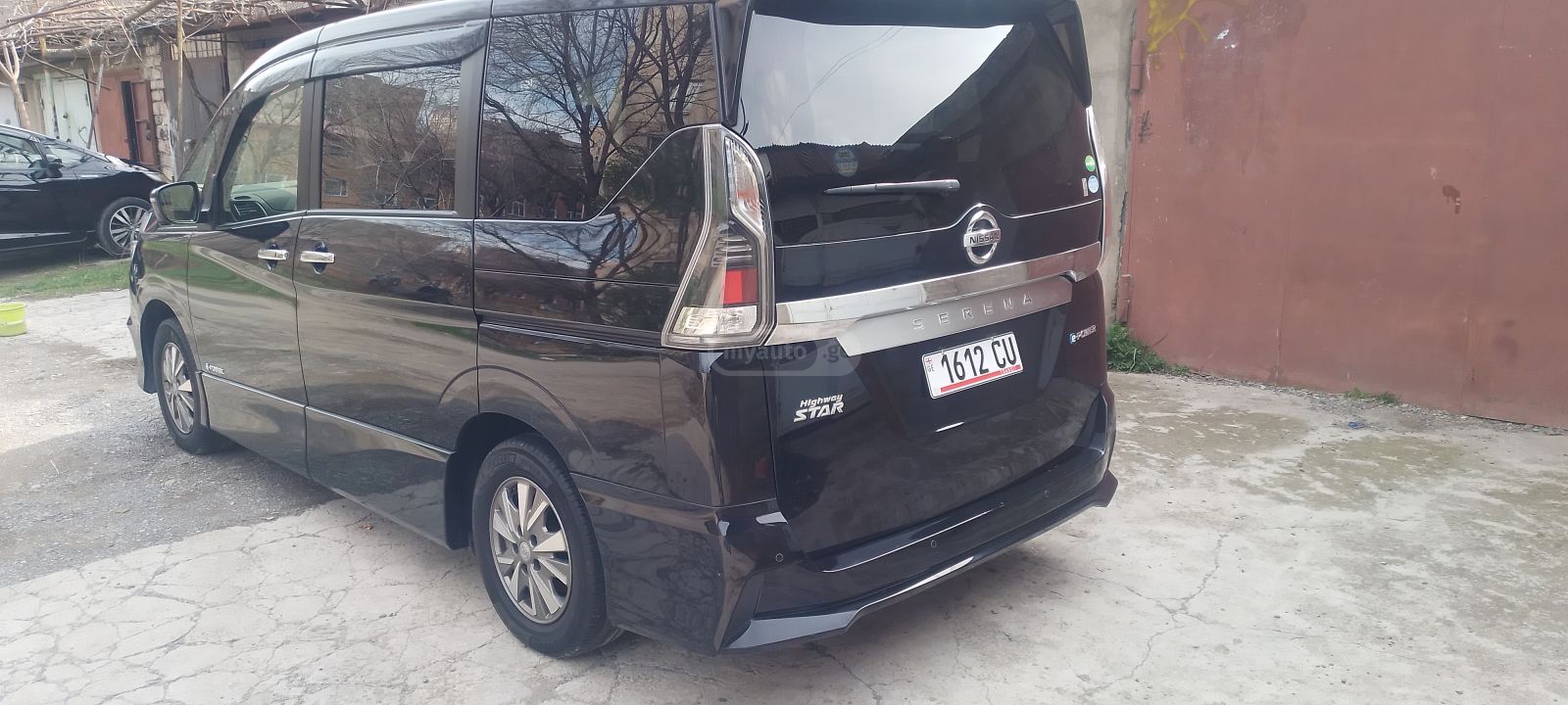 Nissan Serena - фото 12