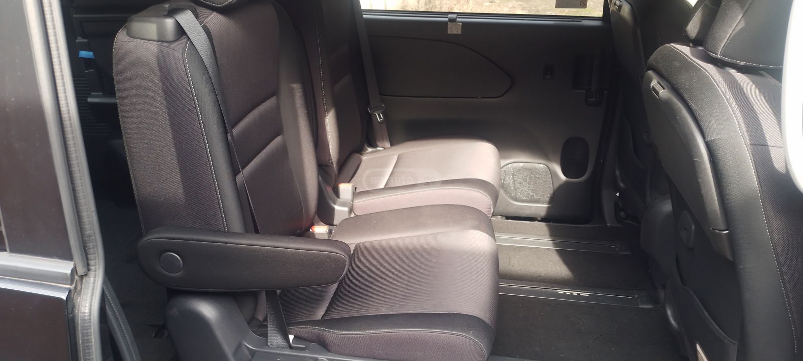 Nissan Serena - фото 7