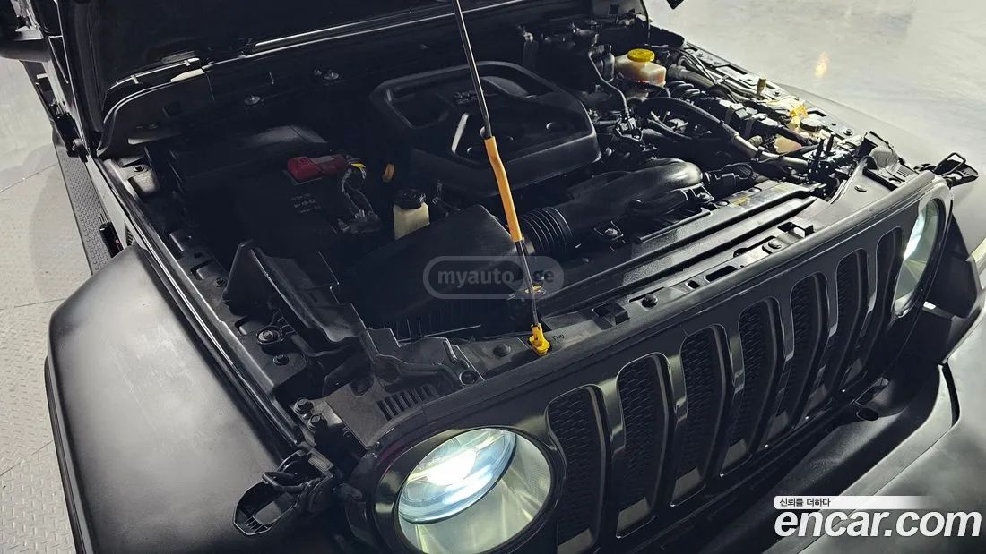 Jeep Wrangler - фото 6