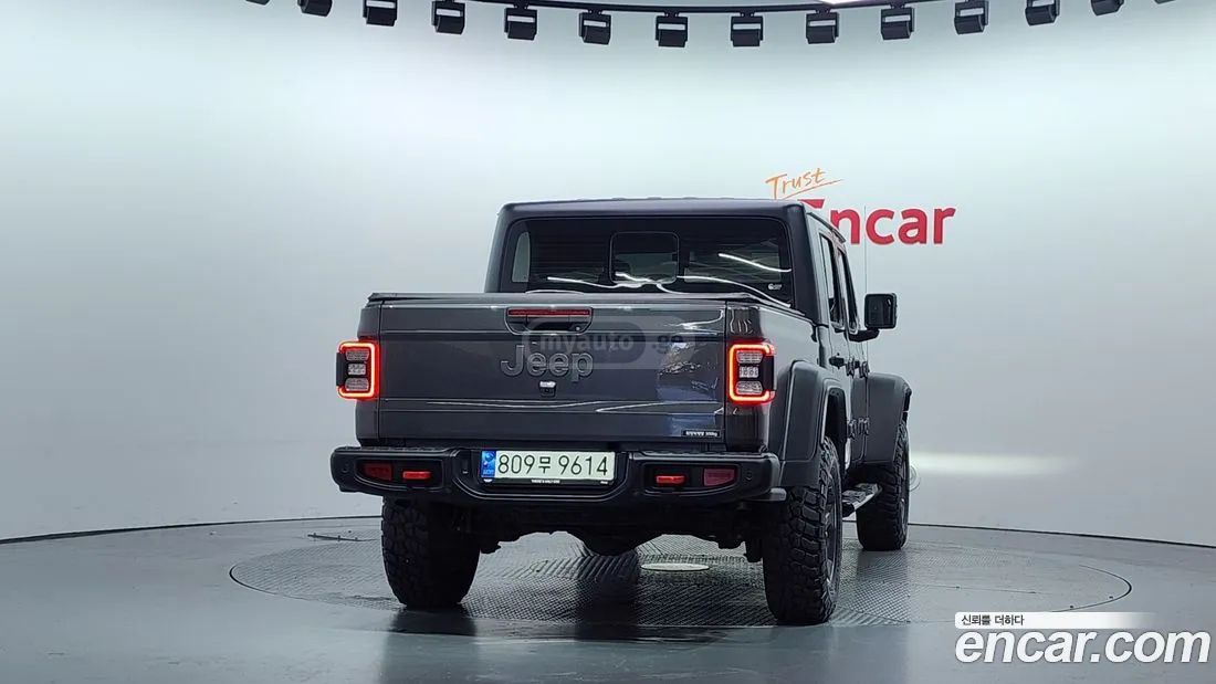 Jeep Gladiator - фото 4